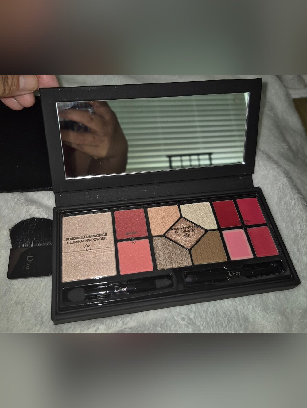 Make up - Picture 3 of 3